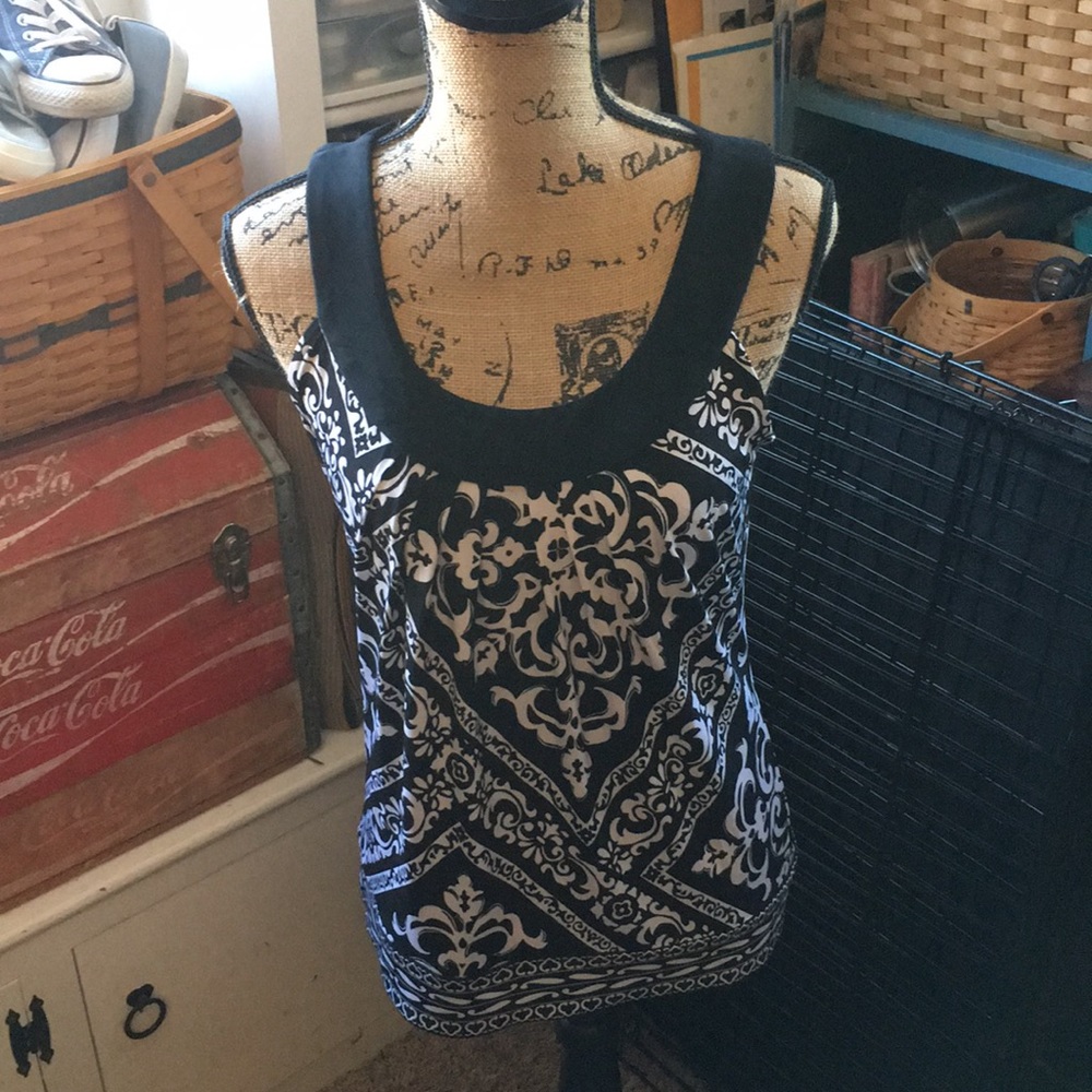 Women’s tunic/tank by White House Black Market